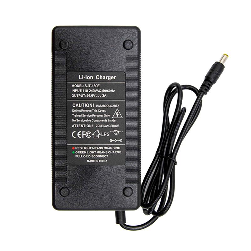 Cargador 48V (salida 54,6v) 3A conector DC 5,5x2,1mm